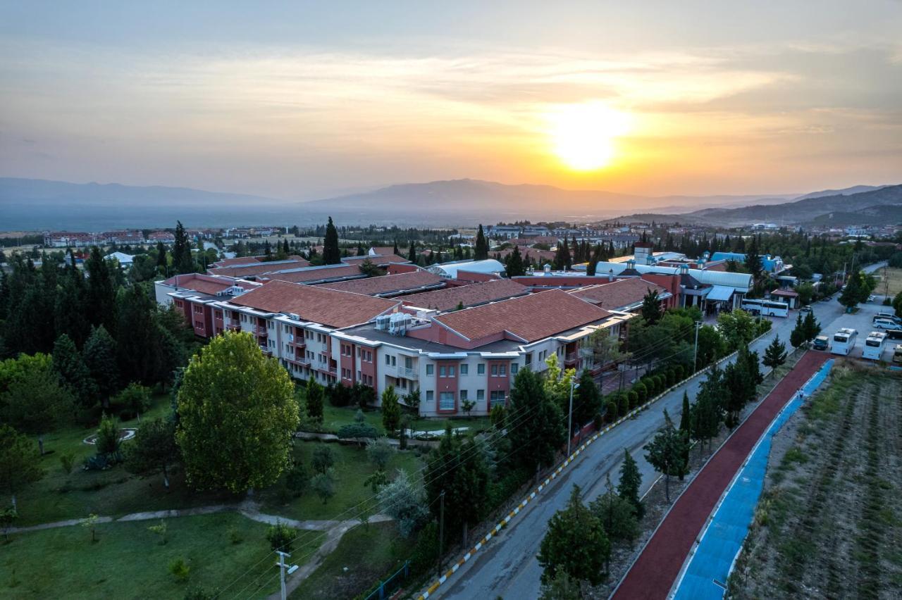 Spa Hotel Colossae Thermal Karahayit  Exterior foto Aerial view of the campus