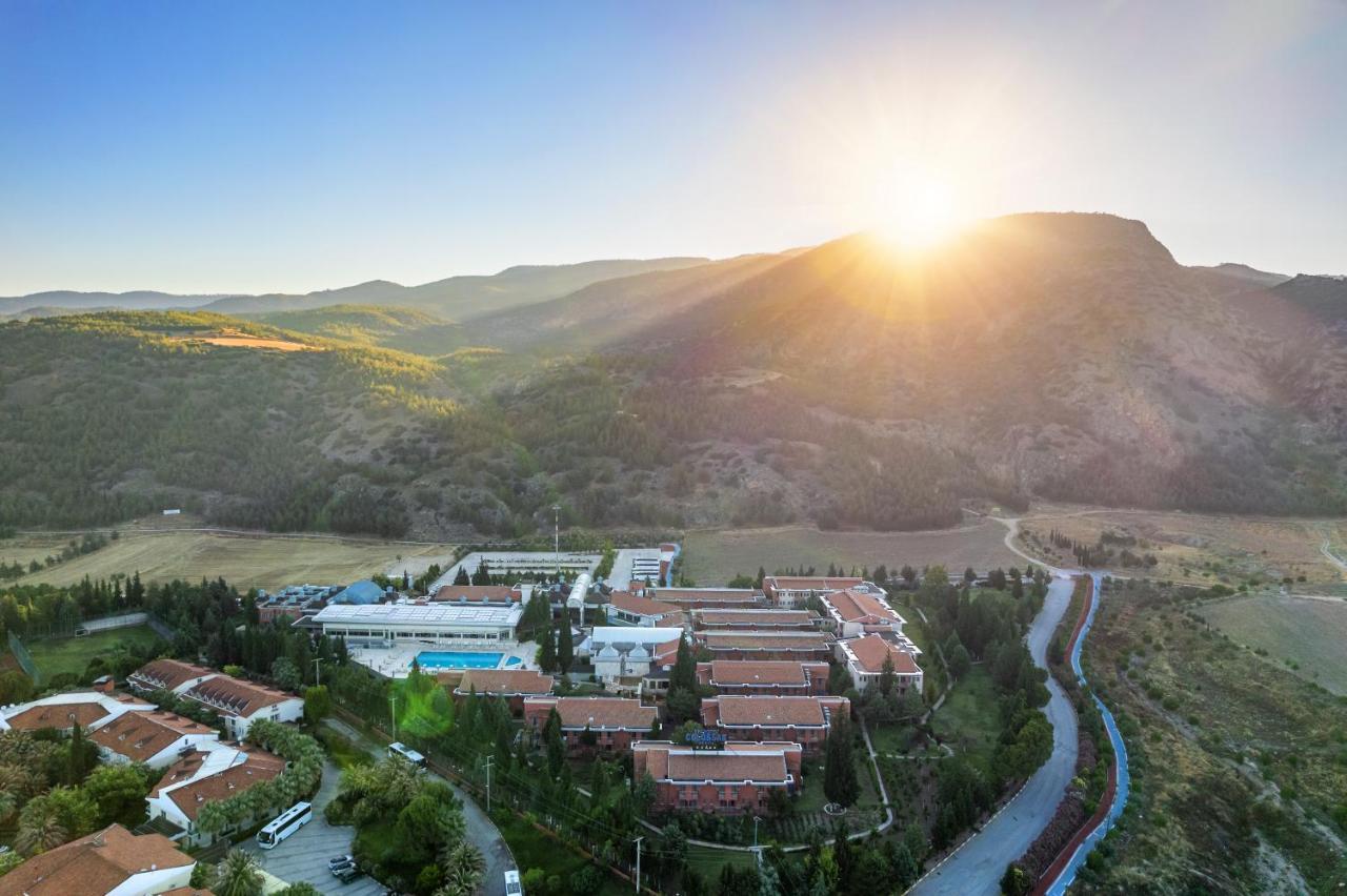 Spa Hotel Colossae Thermal Karahayit  Exterior foto Aerial view of the campus