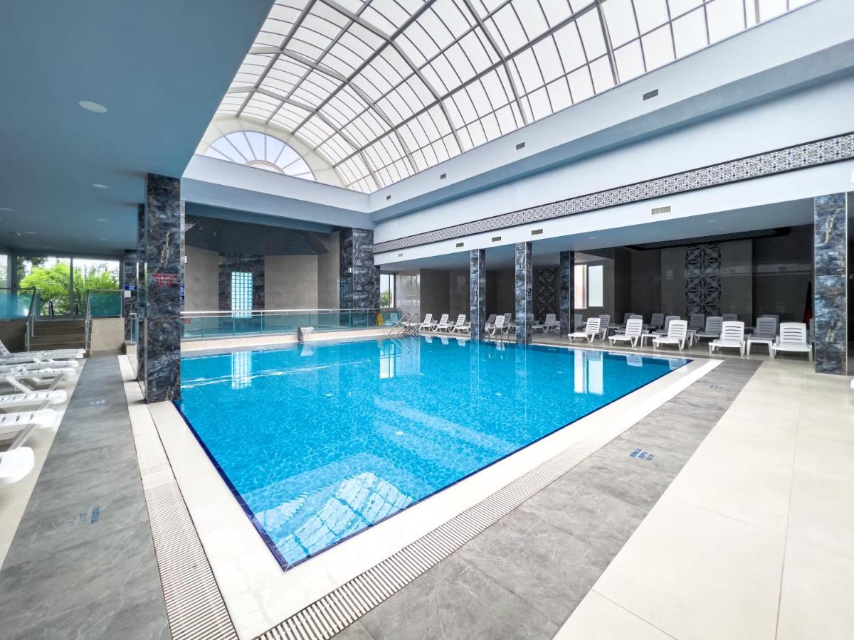 Spa Hotel Colossae Thermal Karahayit  Exterior foto Indoor pool