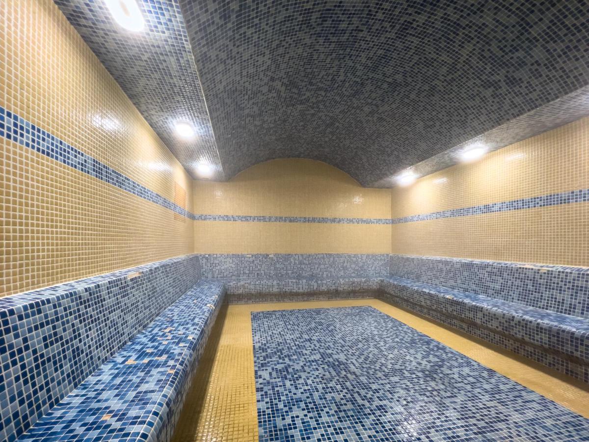 Spa Hotel Colossae Thermal Karahayit  Exterior foto Turkish bath in the hotel