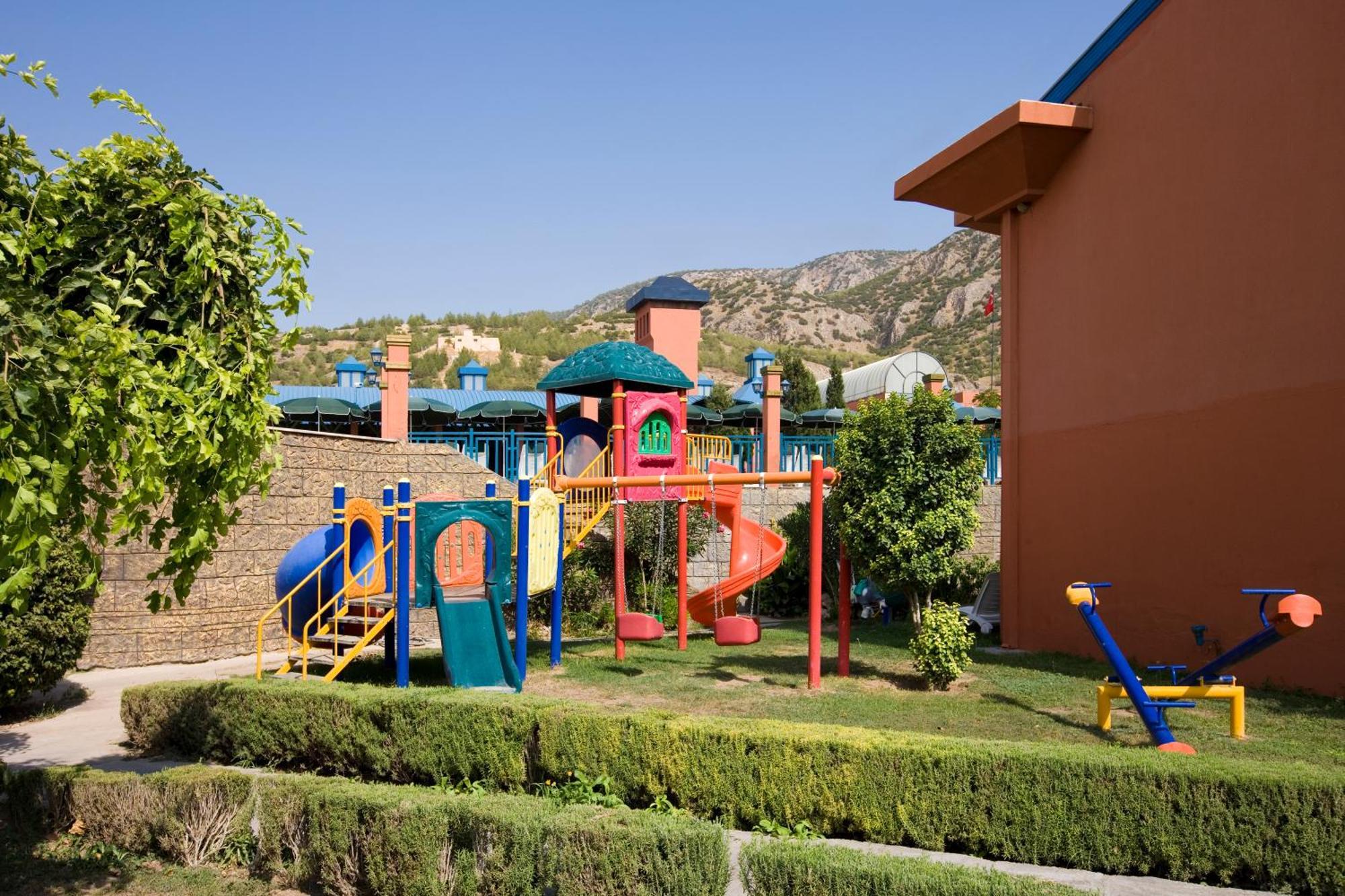 Spa Hotel Colossae Thermal Karahayit  Exterior foto Playground at the hotel
